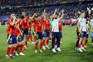 Ispanijos žiniasklaida šėlsta – savo futbolininkus vadina neįveikiamais