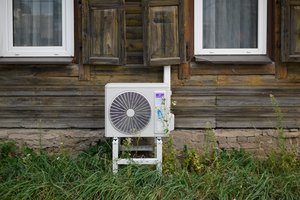 Karštis žudo: kaip neprašauti ir nepermokėti už ventiliatorių ar dar geriau – oro kondicionierių