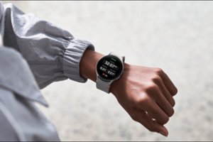„Samsung“ kartu su „Galaxy Watch7“ pristatytė ir „Galaxy Watch Ultra“