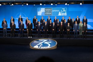 Iš NATO sąjungininkių – žinia dėl Ukrainos kelio į Aljansą: jis yra negrįžtamas