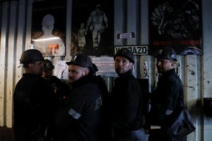 Lenkijos anglies kasykloje per drebėjimą sužeista 10 kalnakasių, dar du dingo