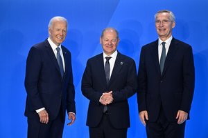 O. Scholzas: JAV tolimojo nuotolio raketos Vokietijoje padės „užtikrinti taiką“