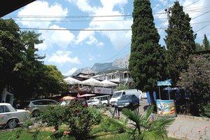 Žmonės rašo, skambina ir įpykę prašo grąžinti pinigus – Kryme viešbučius kausto panika