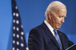 Nuskambėjusioje ypatingos svarbos J. Bideno kalboje – pribloškianti klaida: D. Trumpą pavadino viceprezidentu