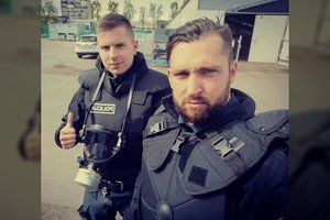 Panevėžio policijos pareigūnai iškvietimo metu atsidūrė tikrame pragare: „Kvietė dėl smurto, o atsidūrėme gaisre“