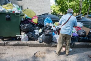 Išvydę kosmines sąskaitas, gyventojai liko be žado: savivaldybė pakėlė mokestį, privėlė klaidų