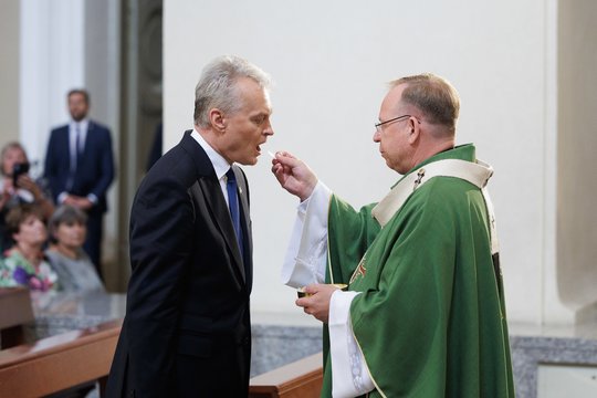 Vilniaus arkikatedroje bazilikoje – mišios G. Nausėdos inauguracijos proga: kadruose – garbingi svečiai<br>V. Skaraičio nuotr.