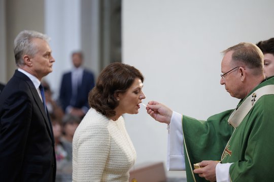 Vilniaus arkikatedroje bazilikoje – mišios G. Nausėdos inauguracijos proga: kadruose – garbingi svečiai<br>V. Skaraičio nuotr.