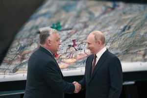 Įžvelgė V. Orbano viražų priežastį: Vengrija pati gali taikytis atsignybti dalį Ukrainos