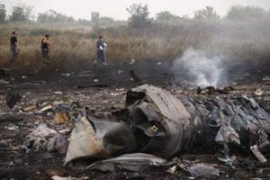 Artimieji paminės dešimtmetį, kai rusų raketa virš Ukrainos numušė reisu MH17 skridusį keleivinį lėktuvą, tačiau viltys suimti kaltuosius blėsta