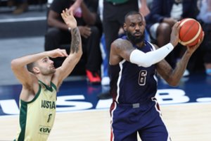 Galingai mače startavę amerikiečiai vos neprisižaidė su australais – 24 taškų persvara vos nevirto pralaimėjimu