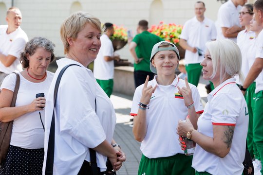 G. Nausėda išlydėjo sportininkus į Paryžiaus olimpines žaidynes<br>V. Skaraičio nuotr.