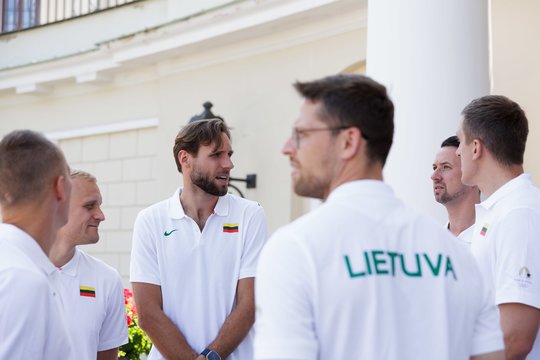 G. Nausėda išlydėjo sportininkus į Paryžiaus olimpines žaidynes<br>V. Skaraičio nuotr.