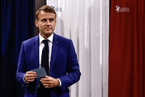 Šaltiniai: E. Macronas priims premjero atsistatydinimą ir paprašys vyriausybės laikinai tęsti darbą