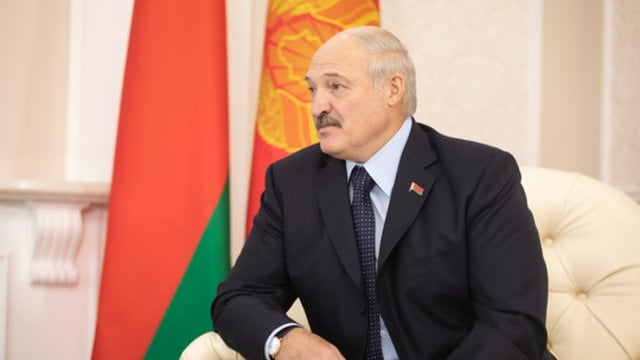 A. Lukašenka prakalbo pei santykių su Lenkija ir Lietuva gerinimą: nematantis abipusiškumo išlieka budrus
