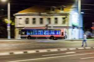 Vilniuje vėl kursuos naktiniai autobusai: veš dviem maršrutais