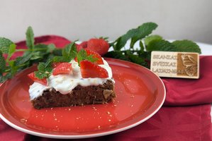 Morkų pyrago, kuris toks gardus, kad kitą dieną reikės kepti iš naujo, receptas