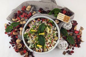 Kvepia atostogomis: salotos su skrudintais avinžirniais savo skoniu nukels prie Viduržemio jūros