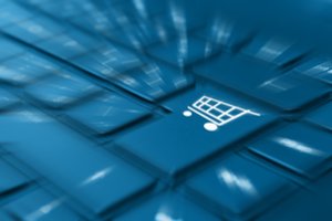 Internetu apsiperka kone 9 iš 10 šalies gyventojų, per mėnesį tam išleidžia apie 100 eurų