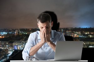 Visi miega, o jums reikia dirbti? Primena, kokio atlygio turite reikalauti