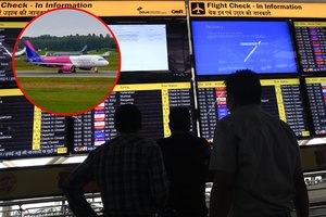 Penktadienis, kokio nesitikėjo niekas: atšaukti skrydžiai, milžiniškos eilės ir visiškas chaosas pasaulio oro uostuose