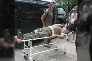 Rusijos raketos smūgis pakeitė 5 Lietuvos savanorių gyvenimus: atskleidė, kokį siaubą teko patirti