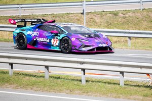 Dramatiškoje „Aurum 1006 km lenktynių“ kvalifikacijoje dukart gerinti trasos rekordai