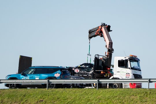 „Aurum 1006“ lenktynėse netrūko nelaimių – „Porsche“ ant viaduko pametė ratą<br>T. Bauro nuotr.