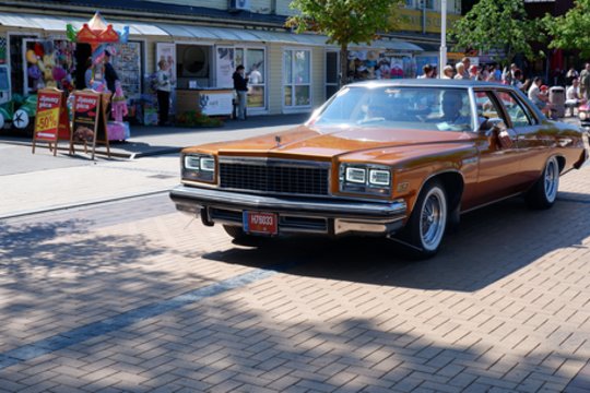 Išskirtinių automobilių „Memel Motor Fest“ paradas.<br> A.Noreikos nuotr.