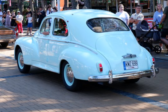 Išskirtinių automobilių „Memel Motor Fest“ paradas.<br> A.Noreikos nuotr.