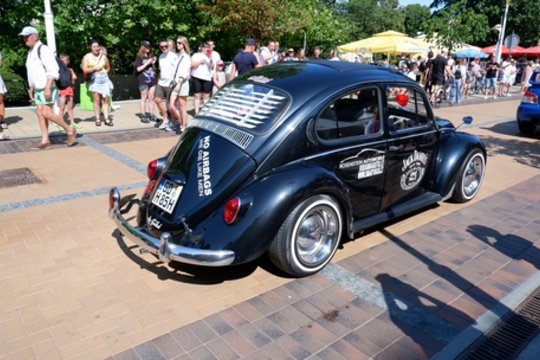 Išskirtinių automobilių „Memel Motor Fest“ paradas.<br> A.Noreikos nuotr.