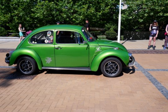 Išskirtinių automobilių „Memel Motor Fest“ paradas.<br> A.Noreikos nuotr.