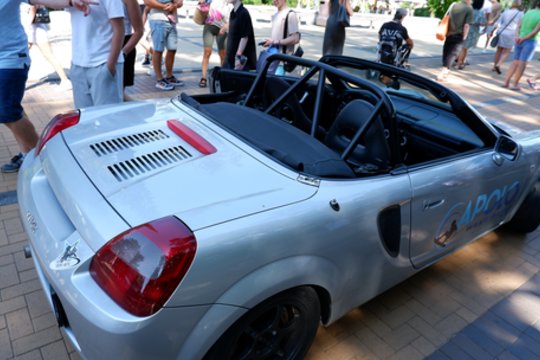 Išskirtinių automobilių „Memel Motor Fest“ paradas.<br> A.Noreikos nuotr.