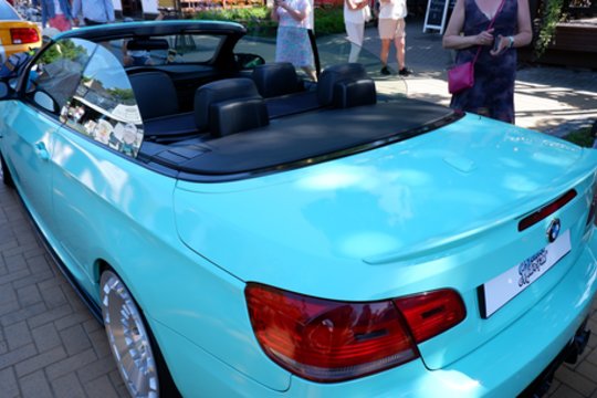 Išskirtinių automobilių „Memel Motor Fest“ paradas.<br> A.Noreikos nuotr.