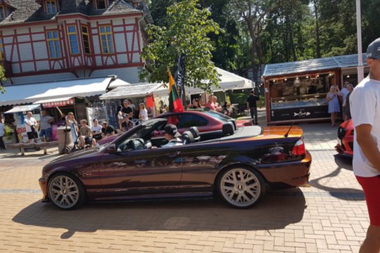 Išskirtinių automobilių „Memel Motor Fest“ paradas.<br> J.Noreikienės nuotr.