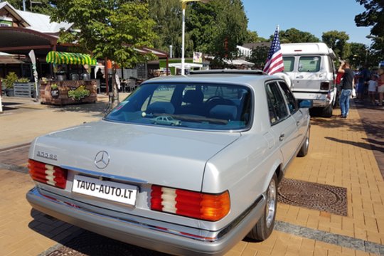 Išskirtinių automobilių „Memel Motor Fest“ paradas.<br> J.Noreikienės nuotr.