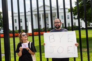 Ekspertai po J. Bideno sprendimo: kas toliau?