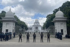 Bangladeše suiminėjami opozicijos atstovai, ministro pasiaiškinimai neįtikina užsienio diplomatų