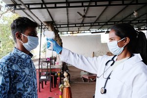 Indijoje – įspėjimai dėl ypač grėsmingo Nipos viruso protrūkio