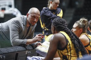 „Šiaulių-Vilmers“ moterų komandai ir toliau diriguos M. Kriščiokaitis