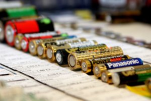 Dėl nesutvarkytų senų baterijų Lietuvai – milijoniniai nuostoliai ir grėsmė aplinkai