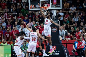 Trejus metus su D. Motiejūnu rungtyniavęs centras tapo T. Sedekerskio komandos draugu