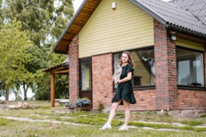 1934-ųjų statybos trobą vienkiemyje panevėžiečių pora pavertė savo svajonių namais: kas išginė iš miesto