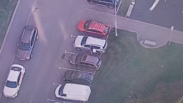 Užfiksavo momentą, kai sprogo Rusijos kariuomenės pareigūno automobilis