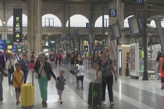 Kita Paryžiaus olimpinių žaidynių pusė: piktavaliai nusitaikė į traukinių tinklą ir smarkiai sutrikdė eismą
