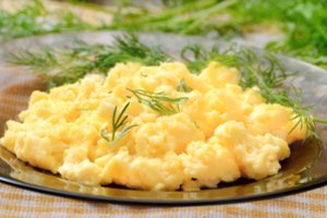 Kaip pasitelkus mokslą (ir truputį rūgšties) kiaušinienę padaryti dar gardesne