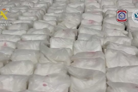 Planas neišdegė: Ispanijos policija aptiko 4 tonas kokaino, paslėpto ryšių maišuose