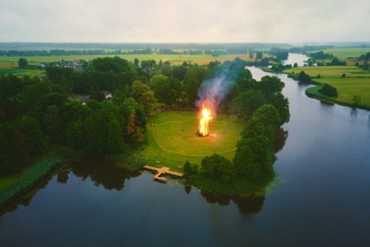  Voverių bendruomenė džiaugiasi oficialiu rekordu: uždegė didžiausią Joninių laužą Lietuvoje.