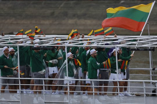 Lietuvos delegacija olimpinių žaidynių atidarymo ceremonijoje<br>Reuters/Scanpix nuotr.