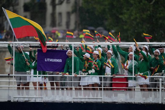 Lietuvos delegacija olimpinių žaidynių atidarymo ceremonijoje<br>Reuters/Scanpix nuotr.